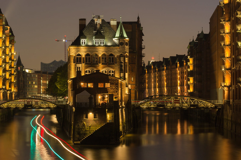 Wasserschloss, Hamburg, bei Nacht